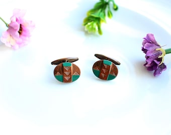 Vintage Green Enamel Cufflinks: Geometric Oval Design