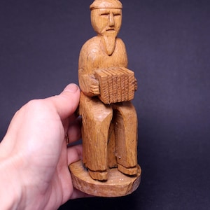 Vintage folk-art wooden sculpture,Carved Wood Old Man,Hand Carved Wood,Figures of Musicians,decorative Wooden sculpture,