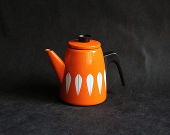 Vintage Cathrineholm geëmailleerde pan en deksel oranjerood lotusontwerp gemaakt in Noorwegen