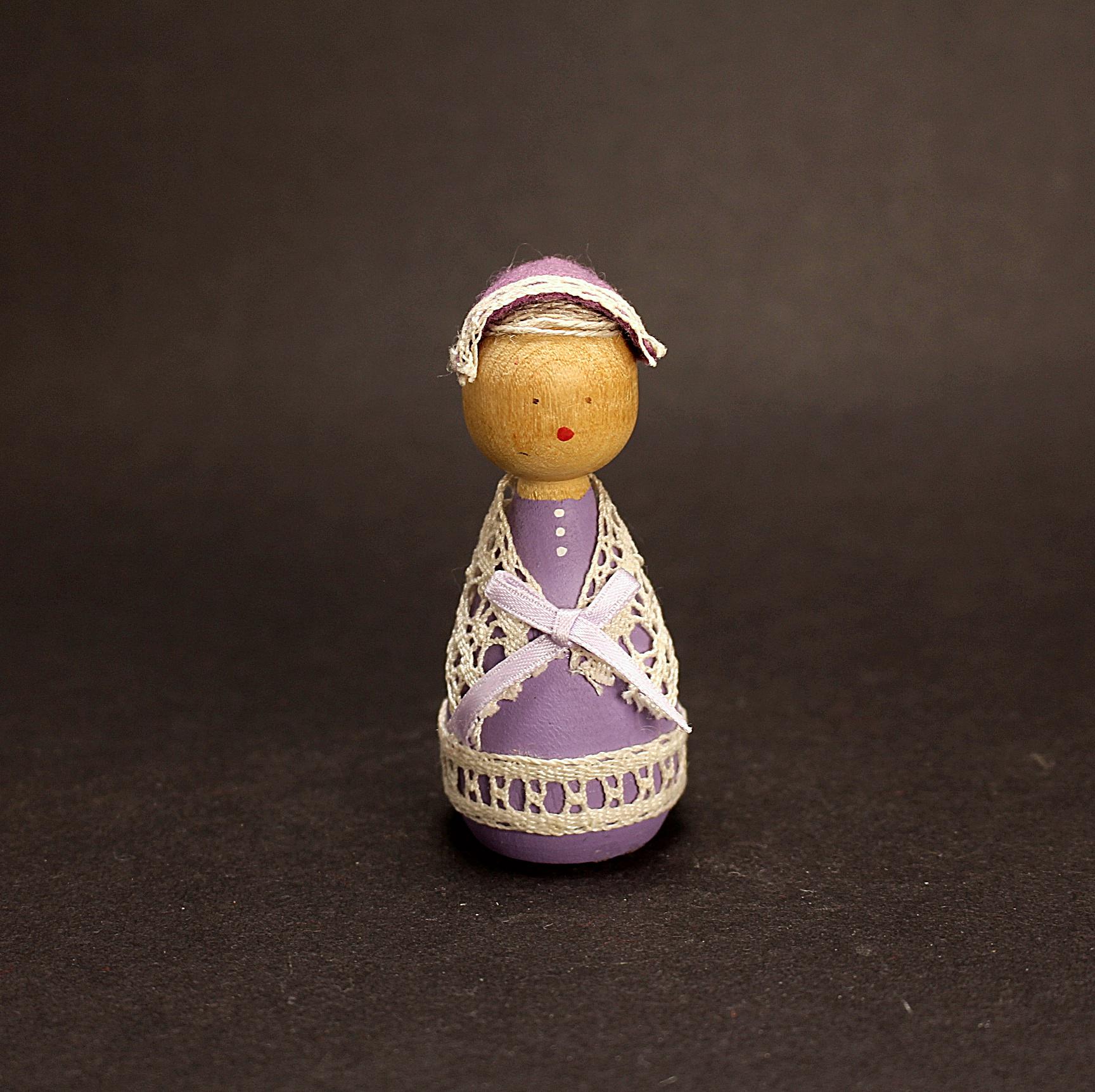 ヴィンテージスウェーデン民芸人形：コレクター向け木製フィギュア