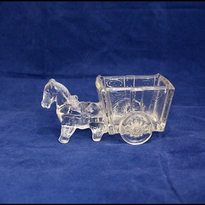 Vintage Pferdestatue Klarglaspferd mit Warenkorb Kleines Pferd und Warenkorb Schmuckschalenhalter