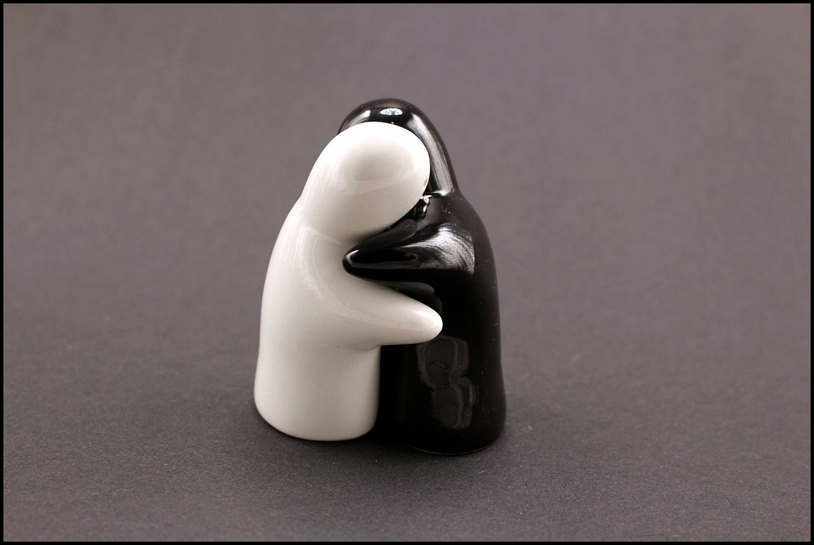 PT Magnetic A Long Love Affair Kissing Dachshunds Salt And Pepper Shaker Set