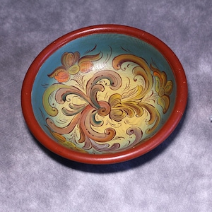 Norwegian Rosemaling bowl,Vintage Norwegian wooden bowl,handmade Norwegian wooden bowl,Norwegian folk art home decor