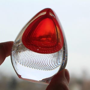 Egg Shaped PAPERWEIGHT Controlled Bubble Red Flame,Vintage Art Glass Egg with Bubbles .Vintage Glass Egg PAPERWEIGHT,