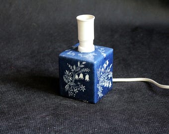 Ceramiczna podstawa lampy w stylu vintage Upsala Ekeby – skandynawski niebieski, ręcznie robione oświetlenie