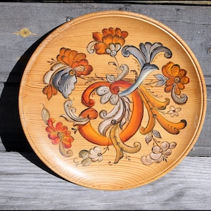 Norwegian rosemaling bowl, Folk Art Style handmade Norwegian wooden bowl,Norwegian folk art,Wall hanging Norwegian folk art