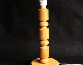 Vintage große handgedrechselte Holzlampensockel: Holztischlampe, skandinavisches Cottage Dekor