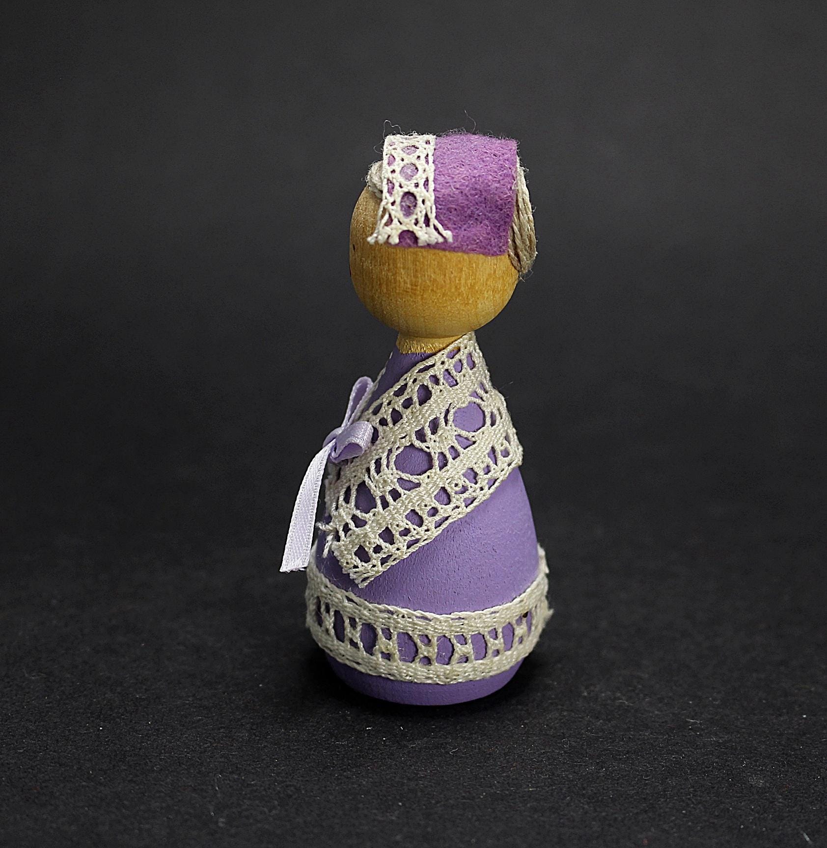 ヴィンテージスウェーデン民芸人形：コレクター向け木製フィギュア