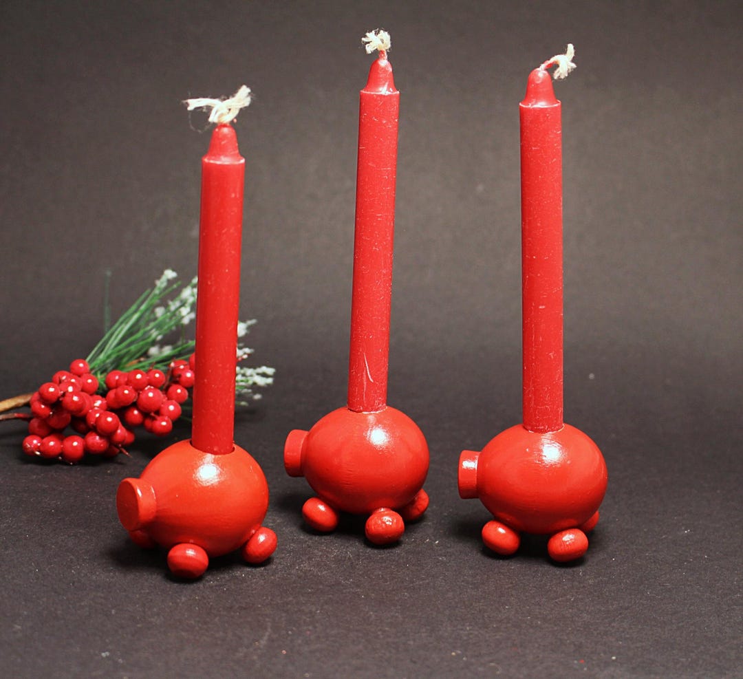 ヴィンテージの赤い豚の木製キャンドルホルダーセット：スウェーデンの
