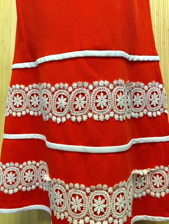 1970s Lace Trimmed Red Maxidress - image 5
