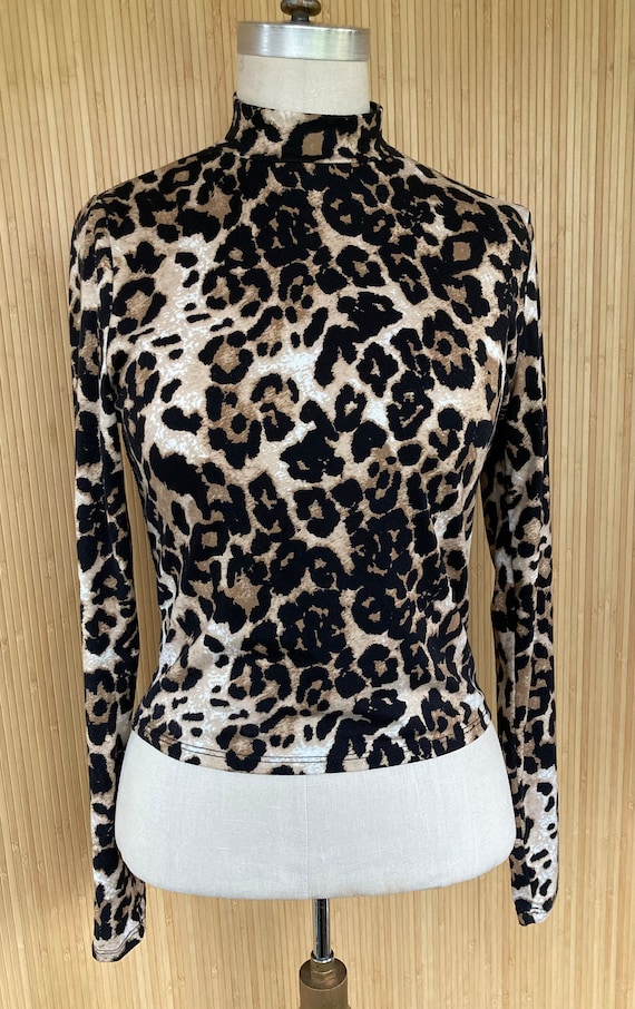 1990s Cropped Mock Turtleneck Cheetah Print Top - image 1