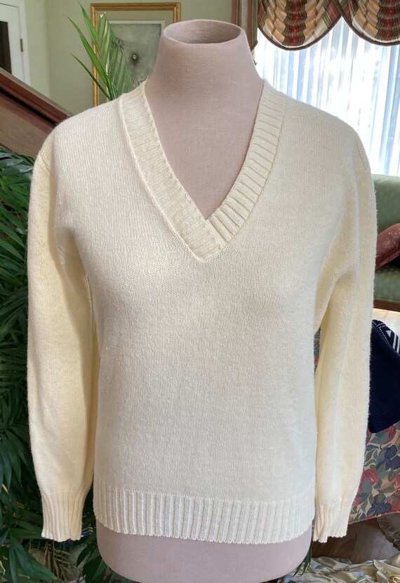 Kate Collins 1970s Classic V Neck Sweater