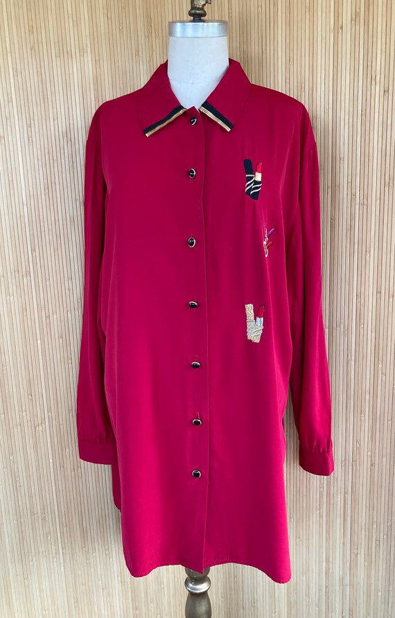 Vue 1980s Red Tunic Shirt with Lipstick Appliqués