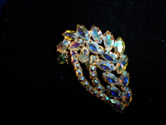 Vintage 50's Style Arora Borealis pin - image 2