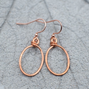 COPPER OVAL HOOP Earrings- Copper Earrrings - Raw Copper - Gift For Her - Hammered Copper Earrings - Handcrafted Copper Earrings