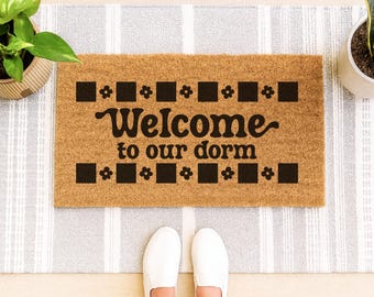 Retro Checkered Flower Dorm Doormat: Funny College Decor