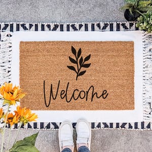 Boho Modern Welcome Door Mat, Floral Welcome Mat, Simple Doormat, Entry Rug, Front Porch Decor, Housewarming Gift, Closing Gift