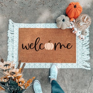 Welcome Pumpkin Fall Doormat, Autumn Welcome Mat, Fall Seasonal Decor, Front Porch Decor, Outdoor Rug, Thanksgiving Decor, Farmhouse Decor