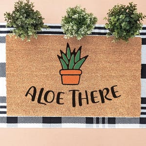 Aloe There Doormat | Funny Plant Pun Welcome Door Mat | Plant Lover Gift | Housewarming Gift | New Home Gift | UO11ALOET101
