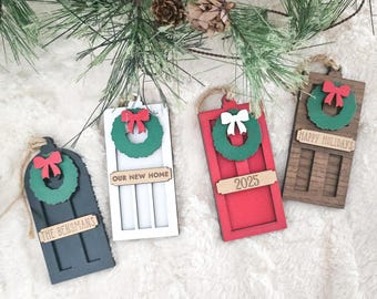 Personalized Christmas Door Ornament – Custom Holiday Wreath Decoration with Name, Year or Message, New Home Keepsake Gift