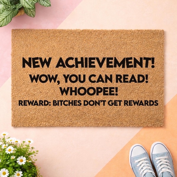 Felpudo con frase de Carl en Dungeon Crawler: nuevo logro, felpudo de bienvenida sarcástico y mordaz