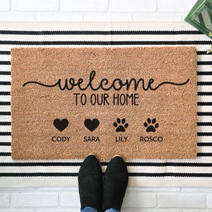 Custom Family Name Doormat, Personalized Gift for Couples and Pet Parents, Housewarming Gift, Gift for Dog Owner, Outdoor Entryway Decor