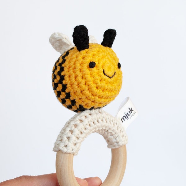 Hochet crocheté, cadeau bébé // Baby Bee //