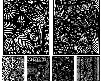 Può includere: Un set di sei stampe digitali in bianco e nero con vari motivi di giungla e foresta pluviale. Le stampe includono un pappagallo, farfalle, fiori, foglie e motivi geometrici. Il testo "Rivières des Amazones de l'Amérique" è incluso in una delle stampe.