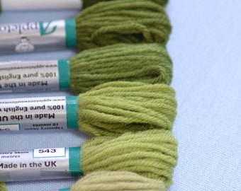 540 Early English Green Range Appletons Wool Crewel & Tapestry