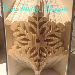 beautiful snowflake book folding pattern xmas christmas seasonal winter decoration bookart sculpture 399 pages 18.5cm shorter length