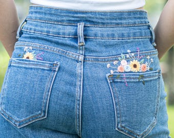 Individuell bestickte Jeans, Sonnenblume und Rosen Stickerei Jeans Kurze Custom, einzigartige bestickte Jeanshose mit Blumenmuster für Frauen, Geschenk für Sie