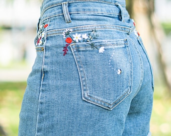 Benutzerdefinierte Wildblumen bestickte Jeans, Blumen bestickte Jeans Kurz, Vintage-Stil bestickte Hose, einzigartige kurze Jeans mit Blumenmuster für Frauen