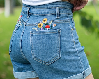 Cottagecore Bestickte Jeans Shorts, Bestickte Hose mit Sonnenblumen und Pilzen, Minimalistischer Naturliebhaber Denim, Retro Jeanshose für Frauen