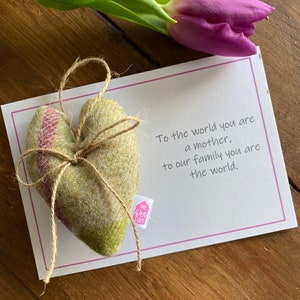 Cœur de la fête des mères - Cadeau symbolique de la fête des mères - Carte de la fête des mères - cadeau qui vous manque - penser à votre cadeau - cœur suspendu
