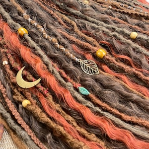 synthetic dreadlocks, sun and moon set, dready waves, light brown, copper, ginger dreads with accessories, boho hairstyle, dreads extensions