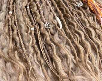 synthetic dreads, Creamy blonde, Curly mix, dreadlocks waves, beige blonde dreadlocks with accessories, pendants, hairwrap, festival style