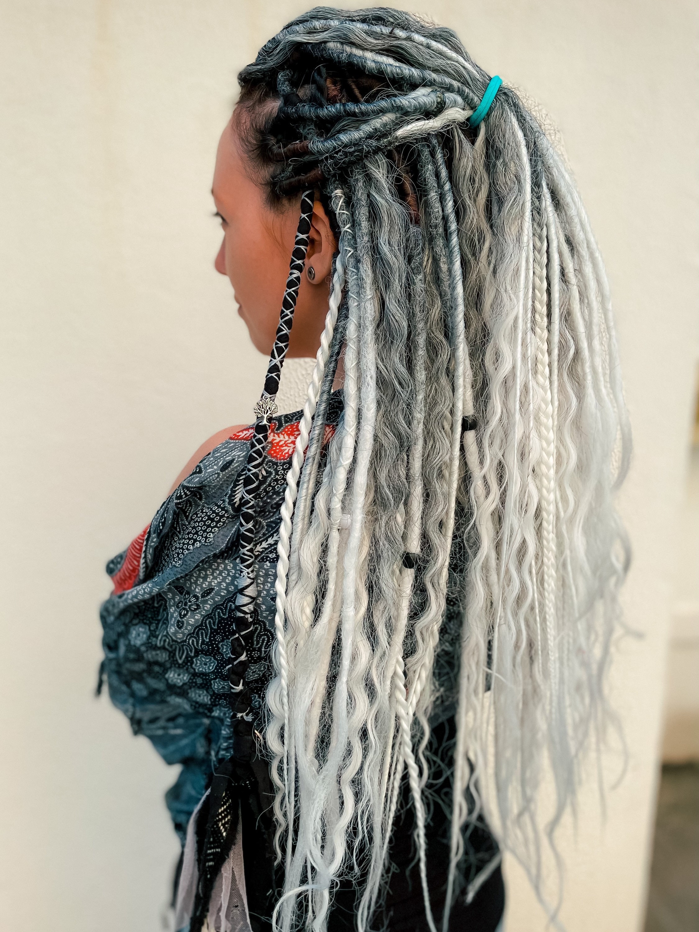 DREADS ドレッドヘア写真集　レア！ DREADS ドレッドヘア写真集 レア！ ドレッド。 ウチでは珍しい