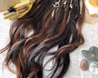 Synthetic dreads, Shakti set, dark brown, light brown crochet dreadlocks with a strand of loose hair at the end of SE or DE boho style