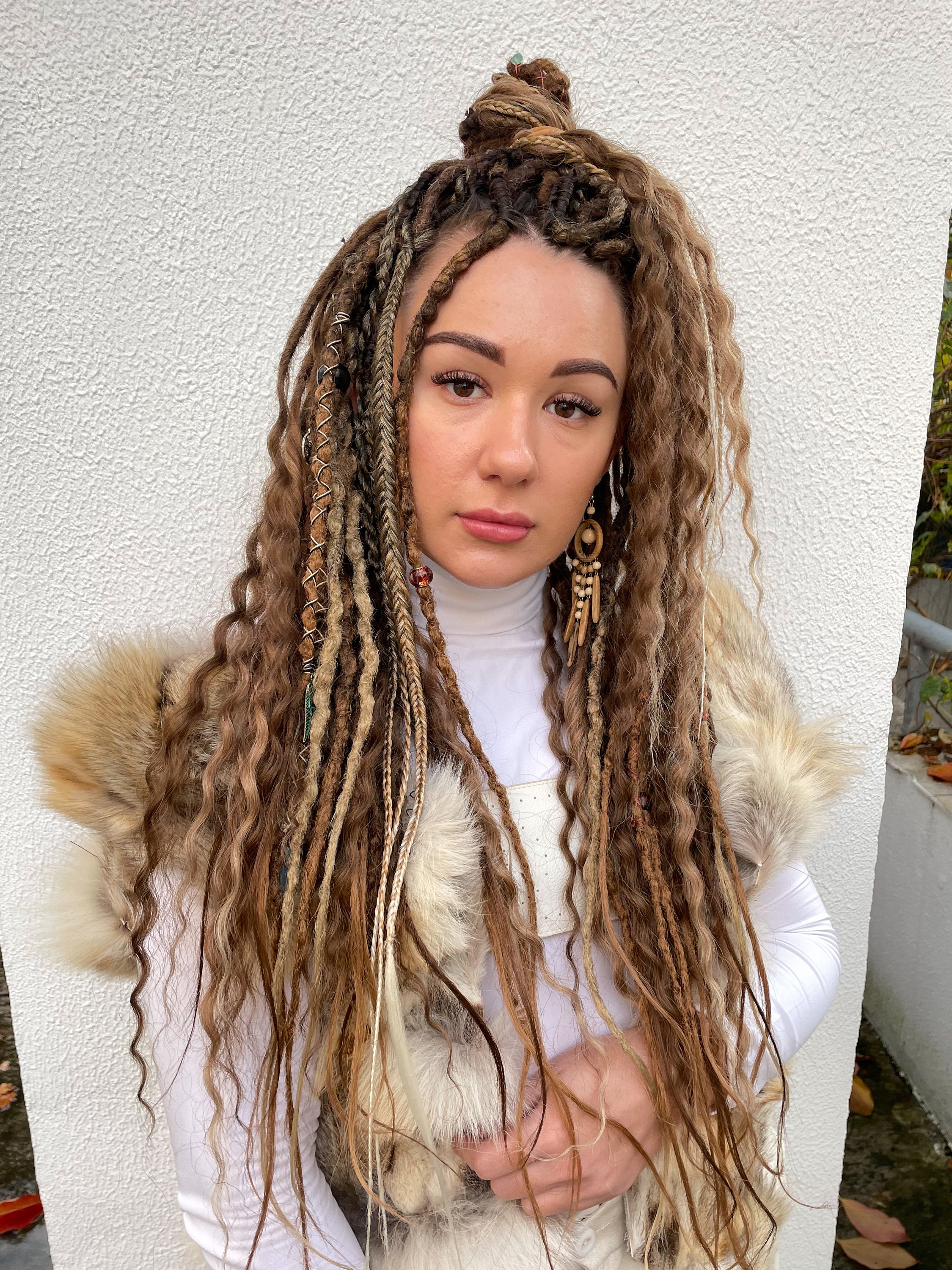 ボヘミアン風合成ドレッドヘア：赤みがかったブロンド、銅色