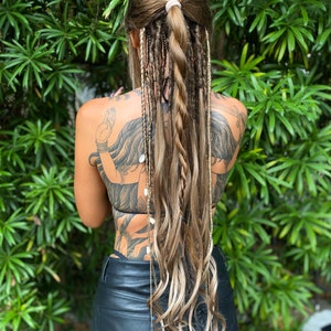 Synthetic dreads, Balinese villa party set, natural dirty blonde dreadlocks textured croched extensions with loose ends SE or DE, boho style