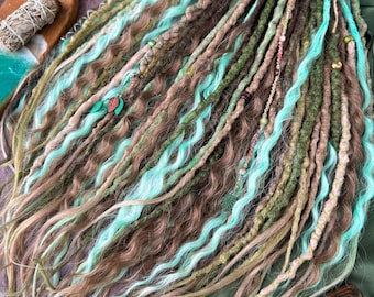 Boho Synthetic Dreads: Spring Mountains, Blonde Brown Green, 50 DE
