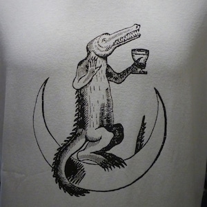 MOON CROCODILE -  t shirt