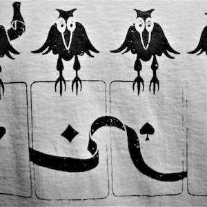 CARDS & CROWS - 古い本のイメージTシャツ