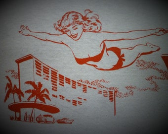 DIVER GIRL vintage  holiday palm beach T SHIRT