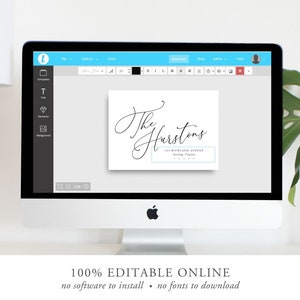 Puede incluir: Una pantalla de ordenador que muestra una plantilla digital para una invitaci&oacute;n de boda. La plantilla presenta un fondo blanco con texto en caligraf&iacute;a negra que dice "The Hurstons" y un cuadro azul con la direcci&oacute;n "425 Richland Avenue, Bowling Green, Virginia 22427". El texto "100% Editable Online" se muestra debajo de la pantalla.