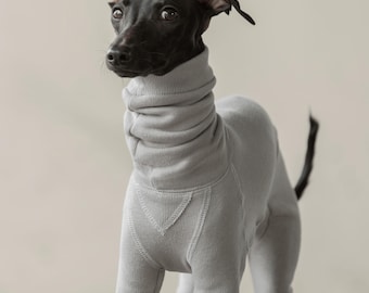 TSURIURAKE Sweat Jumpsuit, Baumwoll-Romper / Einteiler mit italienischem Windhund- und Whippet-Motiv [FOG]