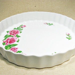 Scalloped Quiche Dish,  Tart Baking Dish with Roses , Bakeware