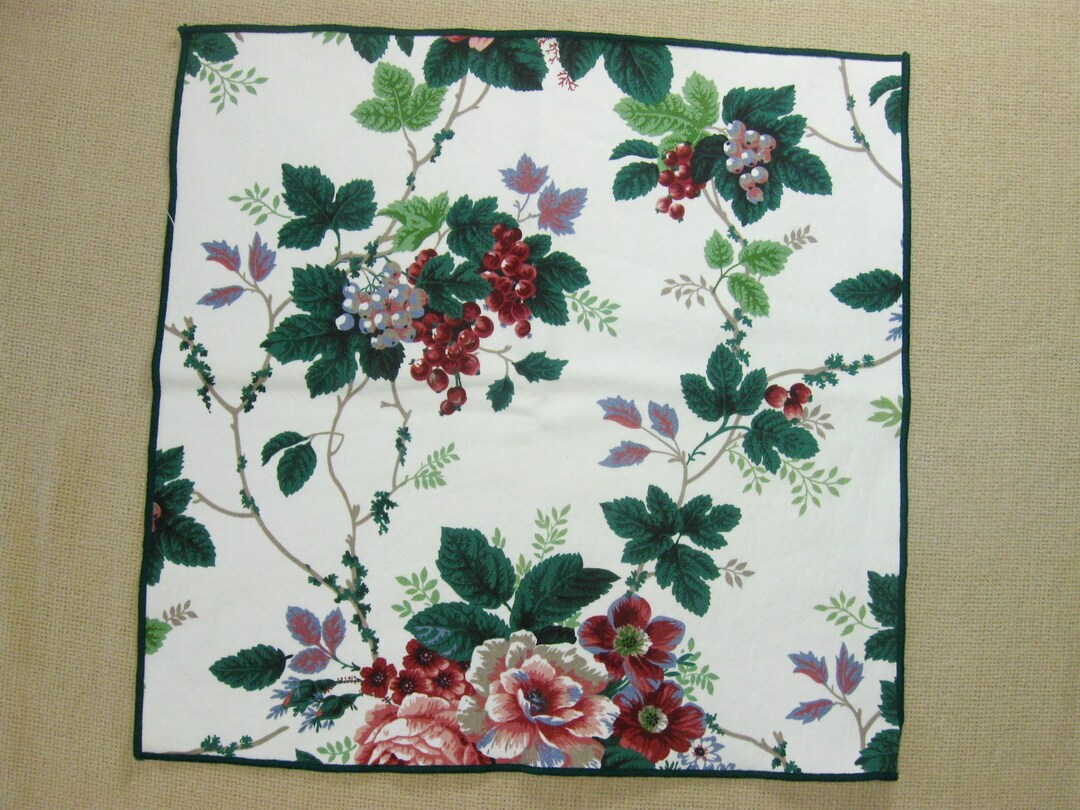 Vintage Grapes Table Napkins, Fabric Napkins, Cloth Dinner Napkins Size 16 X 16 Set of 3 Table
