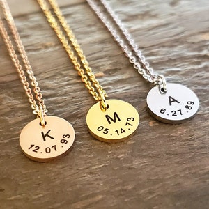 Collar de disco de oro rosa con grabado inicial de acero inoxidable de alta calidad personalizado, collar con letra de fecha y nombre personalizado