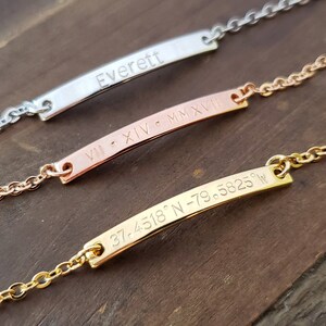Aangepaste Dainty Goud Zilver Coördinaten Armband, Locatie GPS Breedtegraad Lengtegraad Gepersonaliseerde Romeinse Cijfer Datum Naam Letter Armband